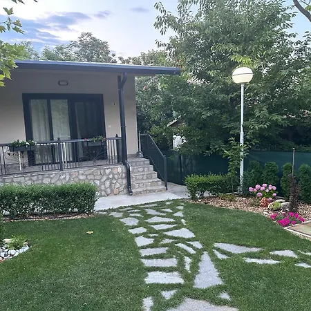 بيت للعطل Sea House 3 *